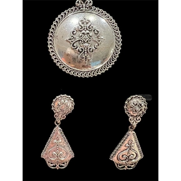 Avon Paris by Night Necklace & Earring Set - Picture 2 of 4